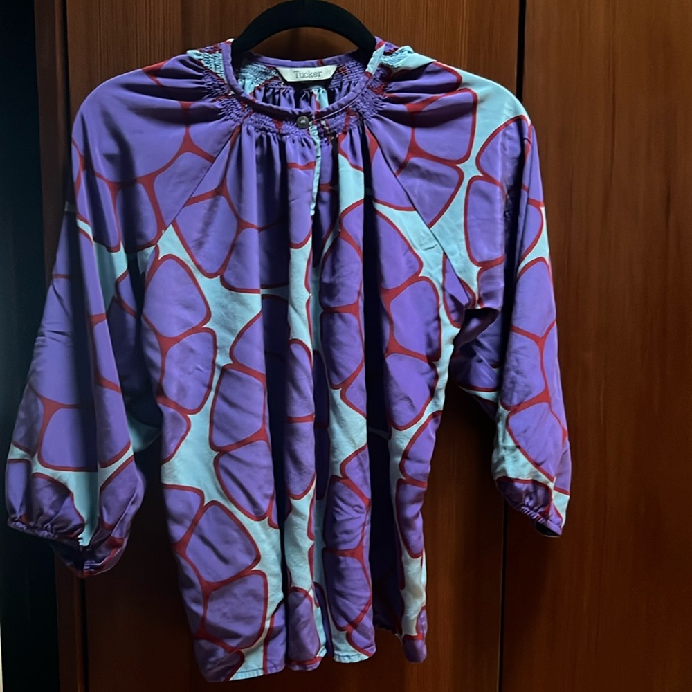 Tucker blouse size small. 3/4 sleeve